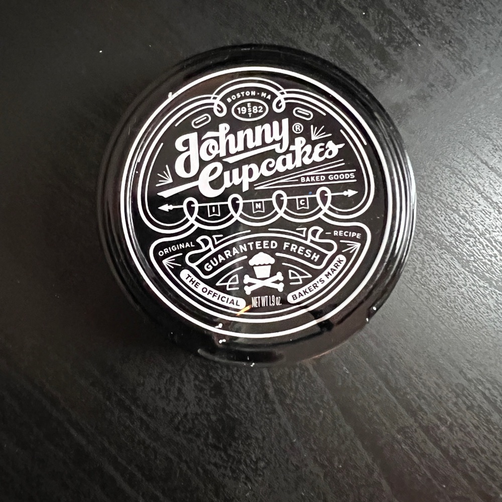 Johnny Cupcakes Black and White Round Tin 5 pin set